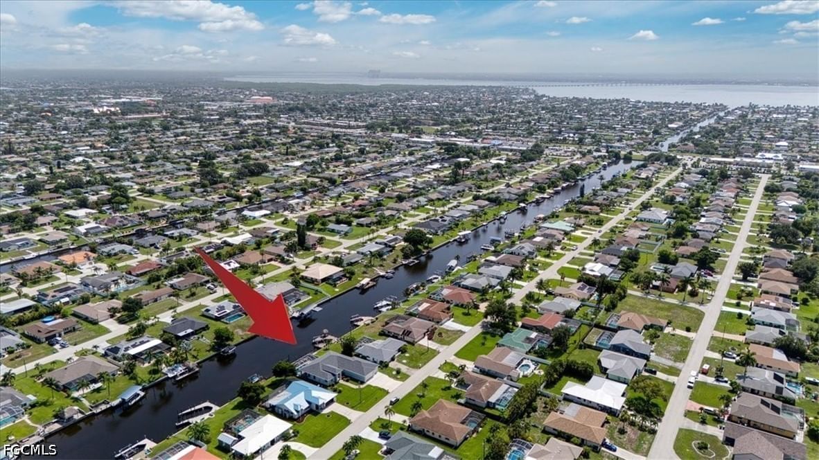 1157 SE 32nd Terrace, Cape Coral, FL 33904 photo 2