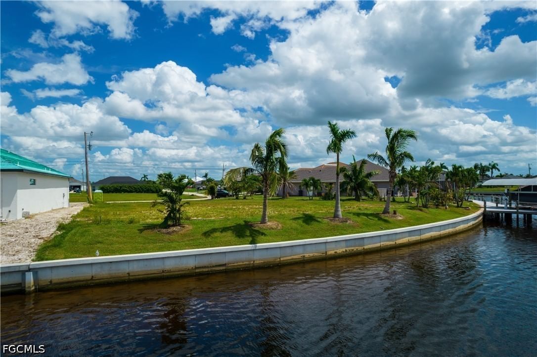1414 NW 37th Place, Cape Coral, FL 33993 photo 2