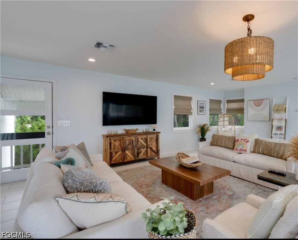 9214 Kincaid Court, Sanibel, FL 33957 photo 3