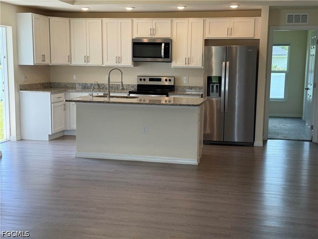 557 Oakshire Lane, Lehigh Acres, FL 33972 photo 4