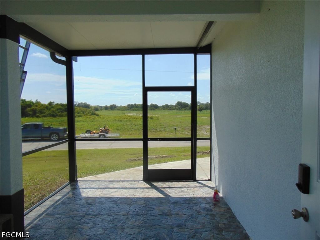 9020 E Castle Circle, Labelle, FL 33935 photo 3