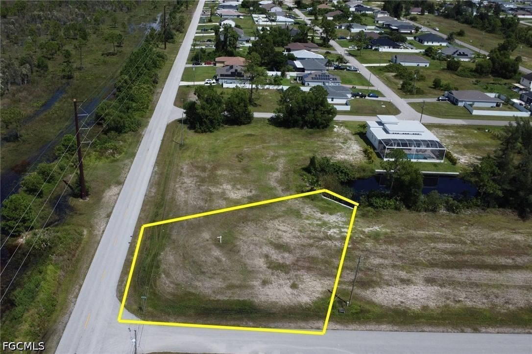 801 NE 38th Terrace, Cape Coral, FL 33909 photo 3