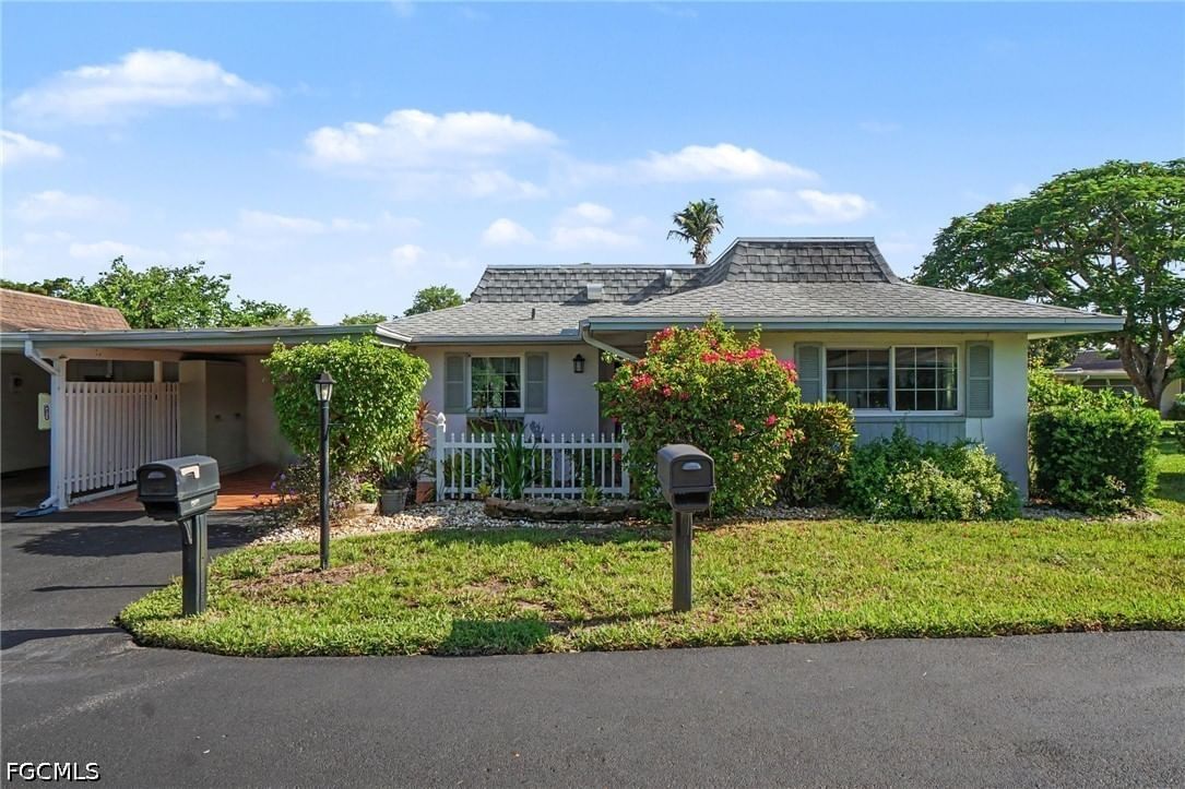 856 Pangola Drive, North Fort Myers, FL 33903 photo 3