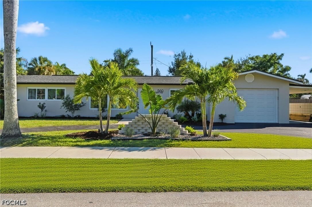 1560 Ricardo Avenue, Fort Myers, FL 33901 photo 2