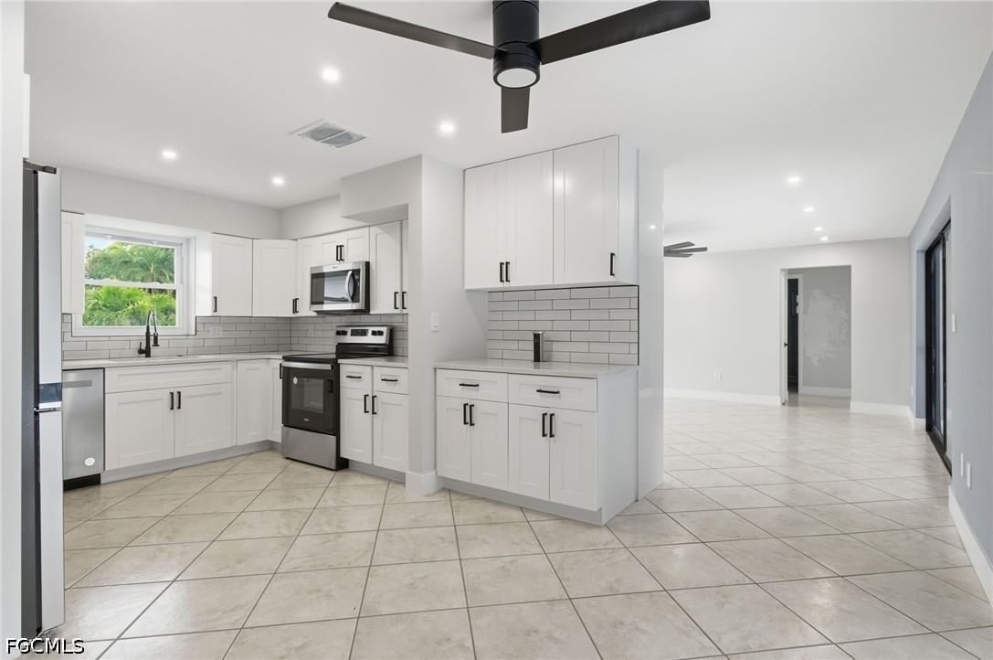1560 Ricardo Avenue, Fort Myers, FL 33901 photo 4
