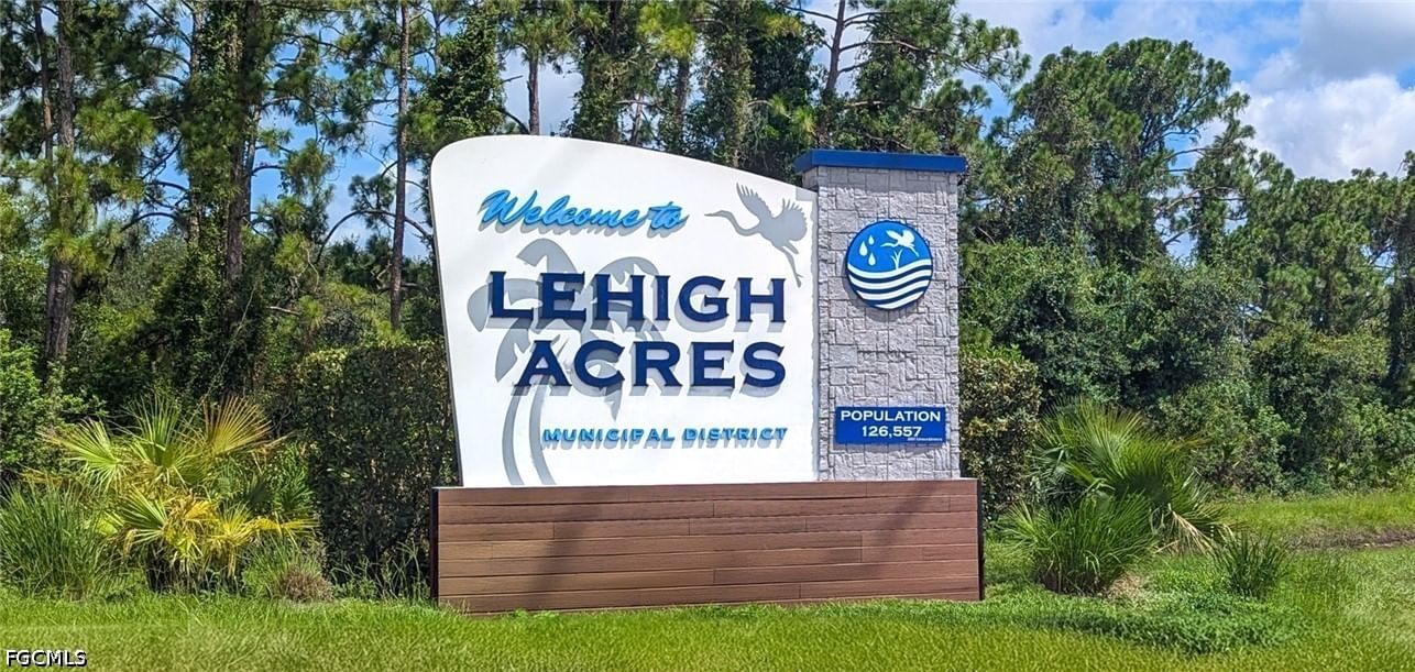 1413 Abbott Avenue, Lehigh Acres, FL 33972 photo 3