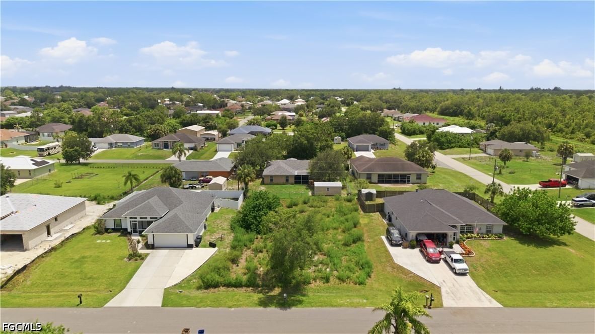 6421 Castlewood Circle, Fort Myers, FL 33905 photo 2