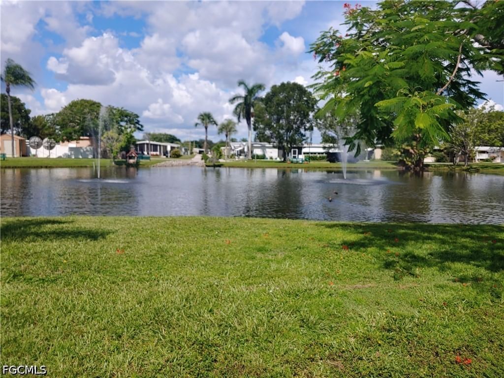 33 Poinsettia Drive, Fort Myers, FL 33905 photo 3
