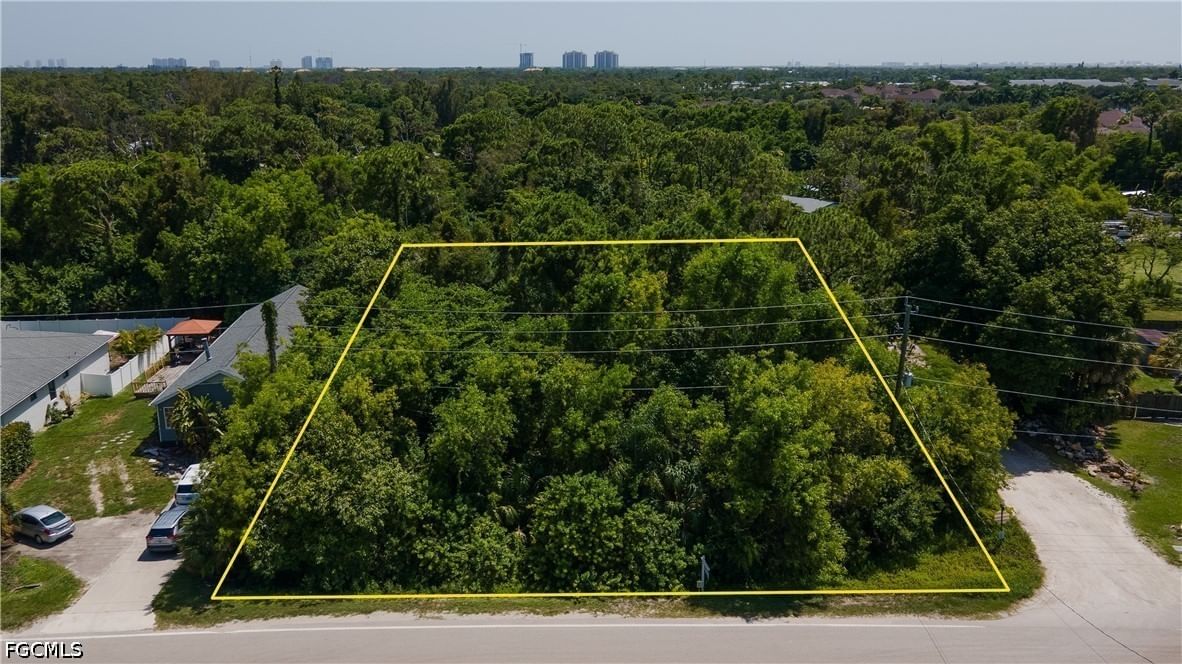 20190 Trailside Drive, Estero, FL 33928 photo 2