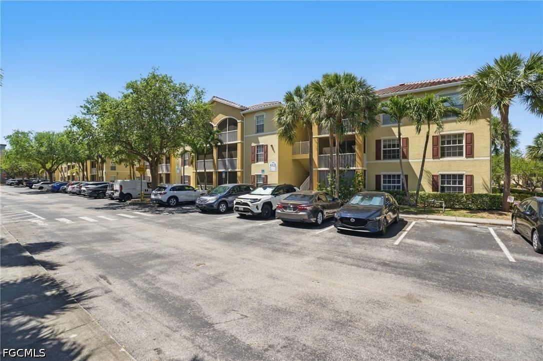 4121 Residence Drive #324, Fort Myers, FL 33901 photo 2