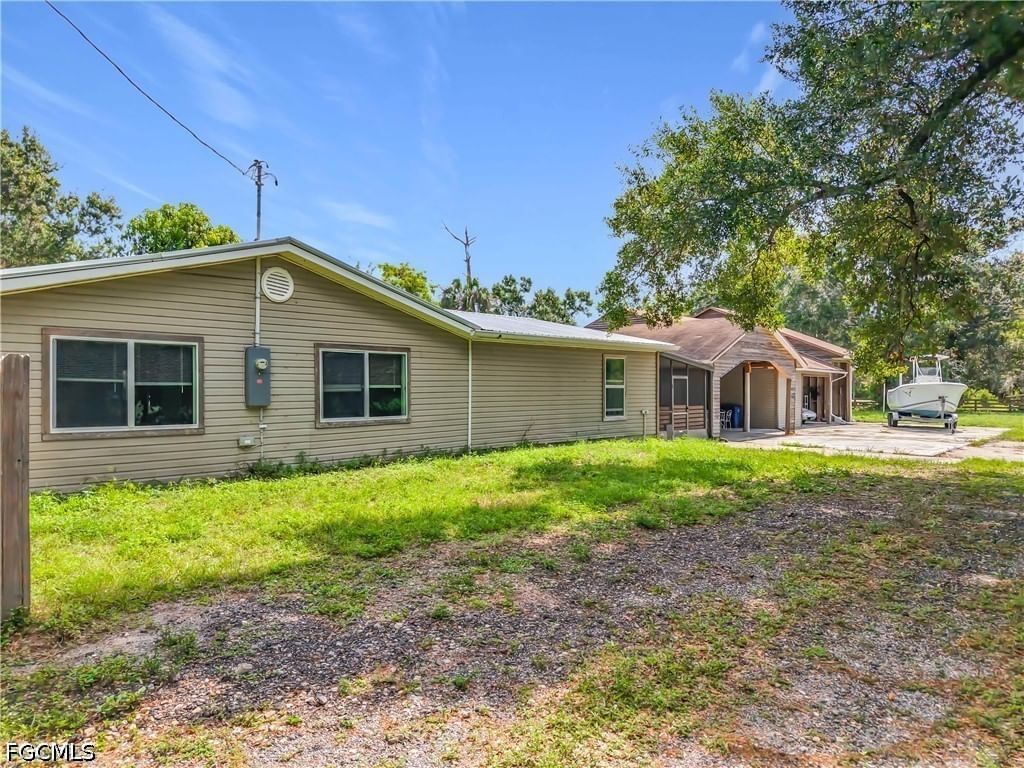 19330 Meredith Road, North Fort Myers, FL 33917 photo 3