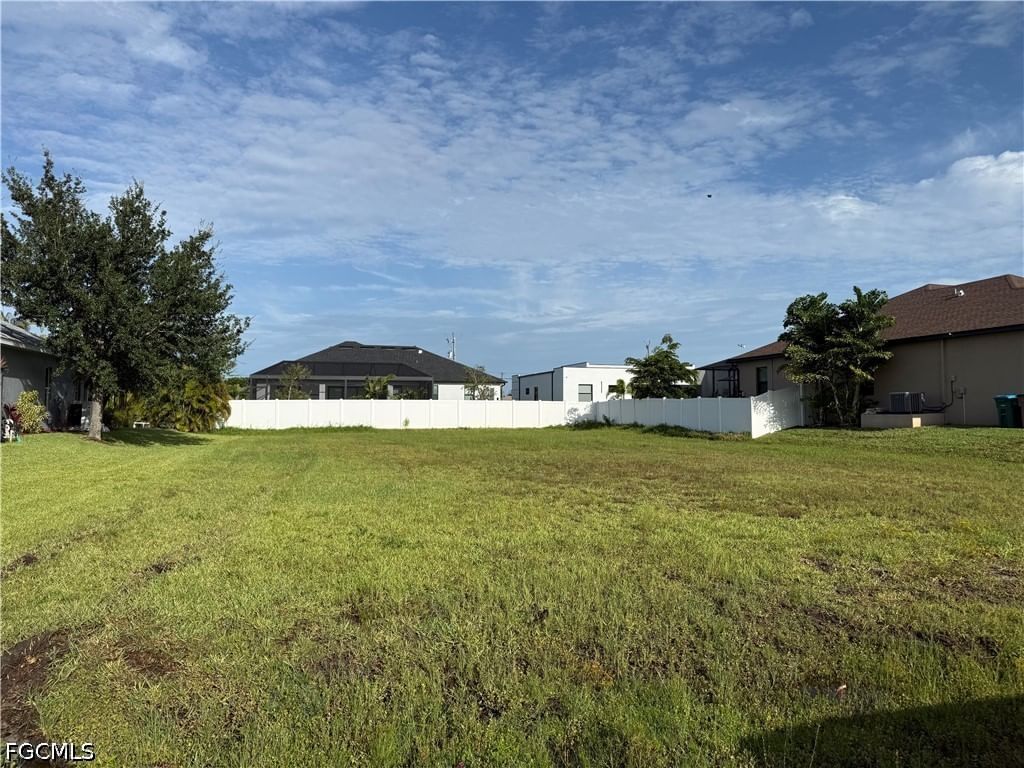 118 SW 37th Avenue, Cape Coral, FL 33991 photo 2