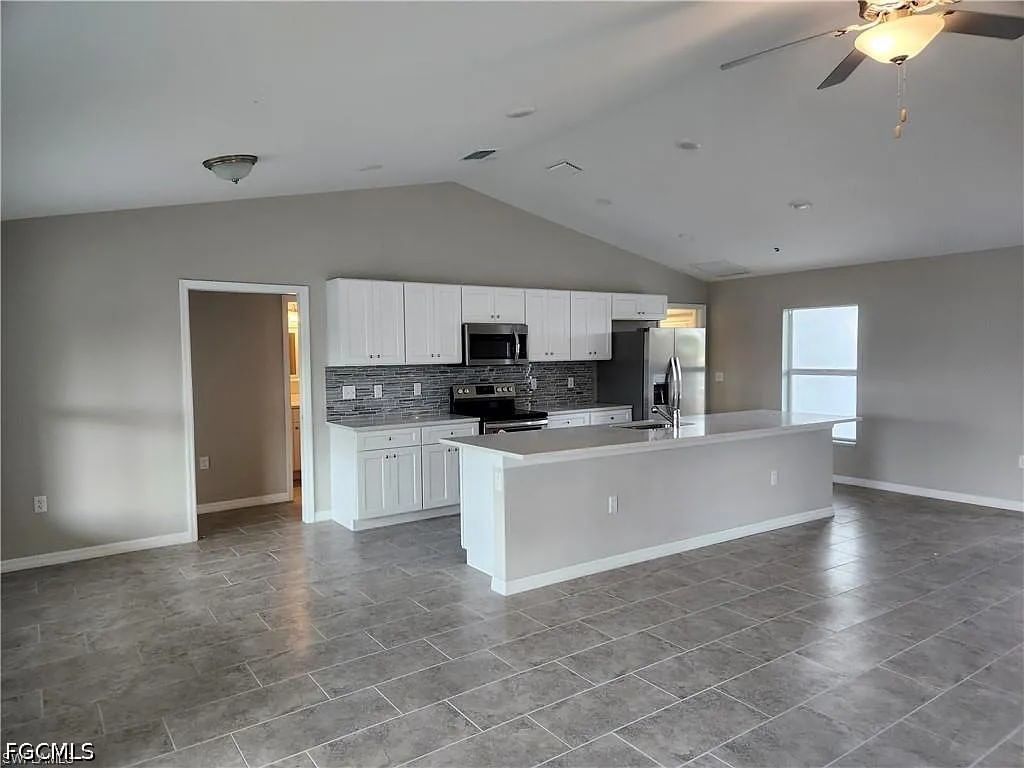 2930 Diplomat Parkway W, Cape Coral, FL 33993 photo 2