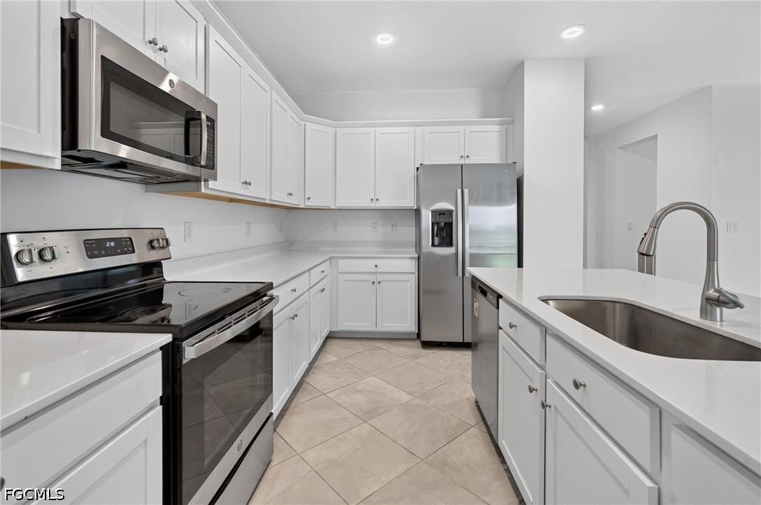 9156 Leatherwood Loop, Lehigh Acres, FL 33936 photo 4