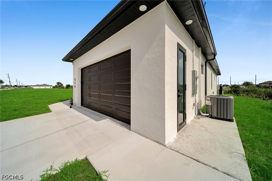 216 NE 25th Terrace, Cape Coral, FL 33909 photo 3