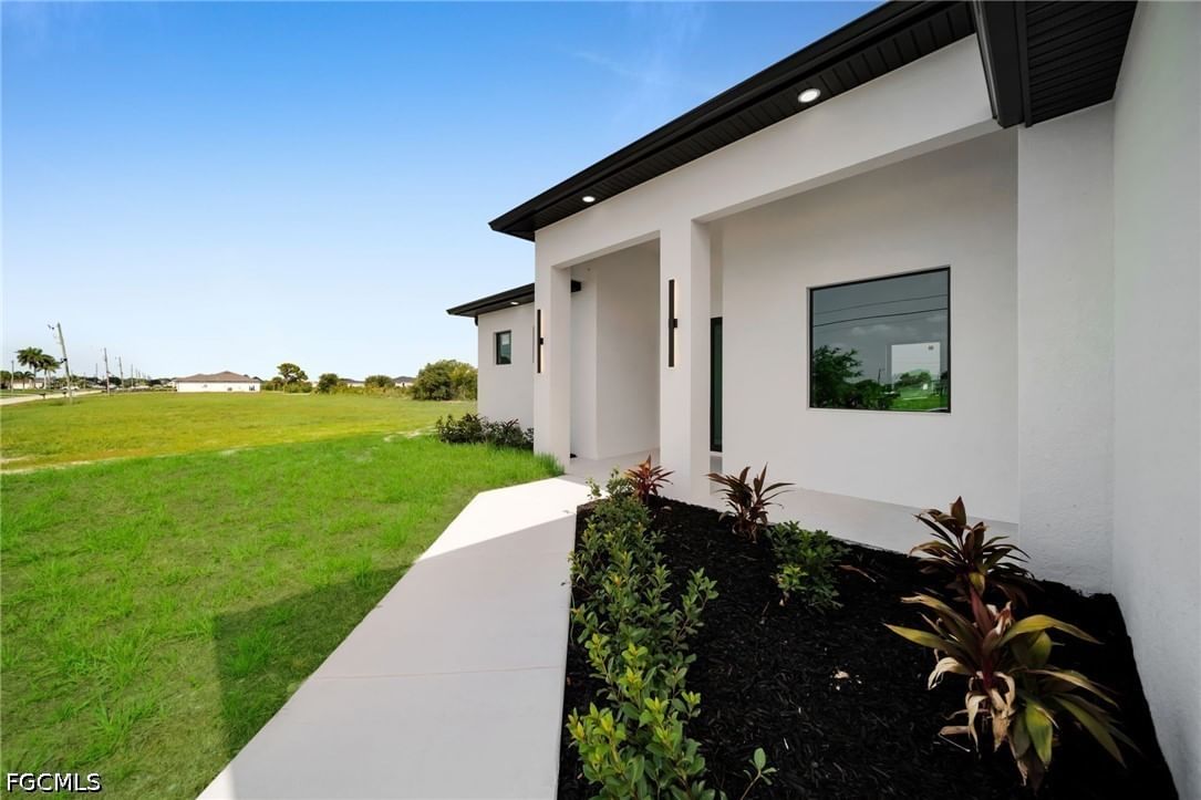 216 NE 25th Terrace, Cape Coral, FL 33909 photo 4