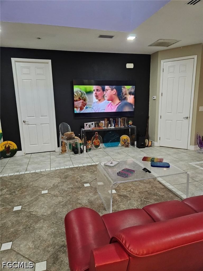 915 Barbara Court, Lehigh Acres, FL 33974 photo 3