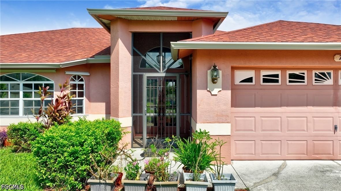 712 Fargo Drive, Fort Myers, FL 33913 photo 2
