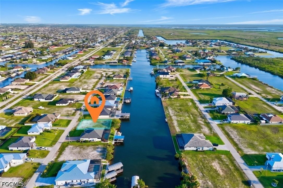 1522 NW 40th Place, Cape Coral, FL 33993 photo 4