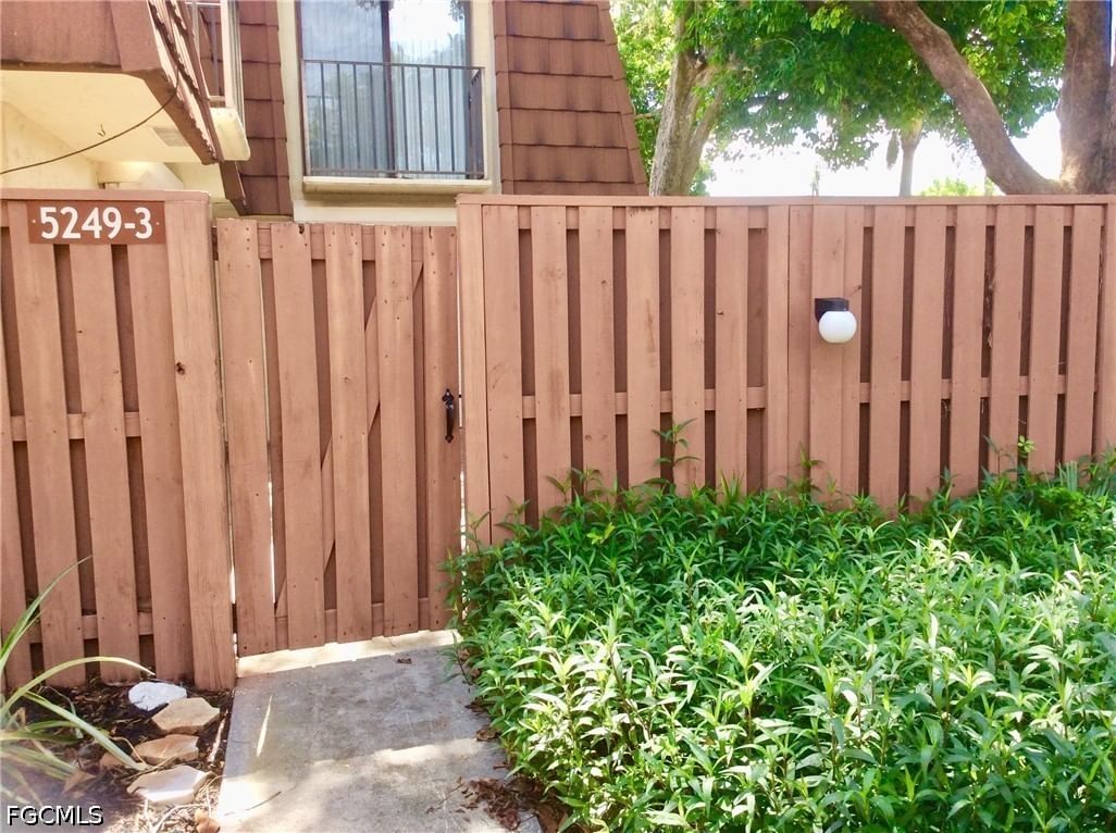 5249 Cedarbend Drive #3, Fort Myers, FL 33919 photo 2