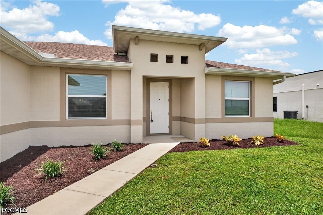 2714 NW 1st Place, Cape Coral, FL 33993 photo 2