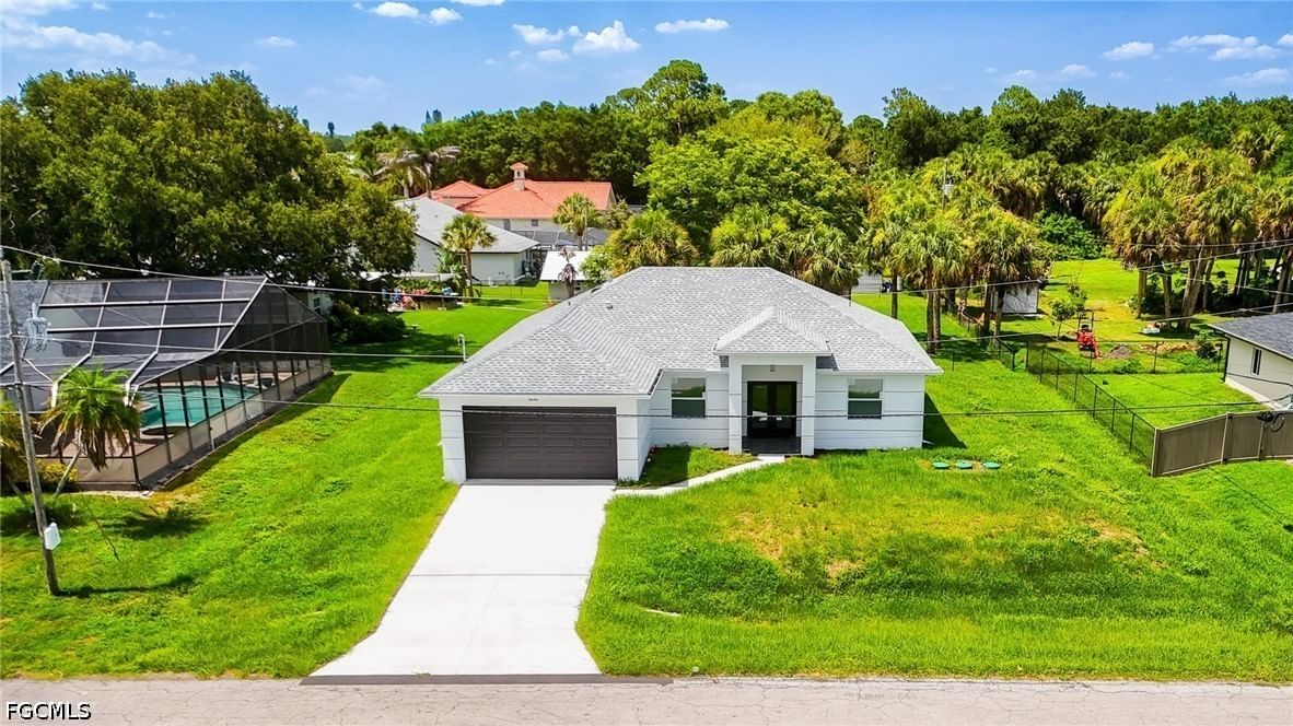 2524 Lakeview Drive, Lehigh Acres, FL 33936 photo 2