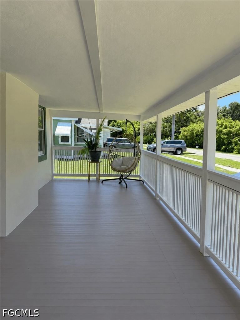 3516 E Riverside Drive, Fort Myers, FL 33916 photo 2