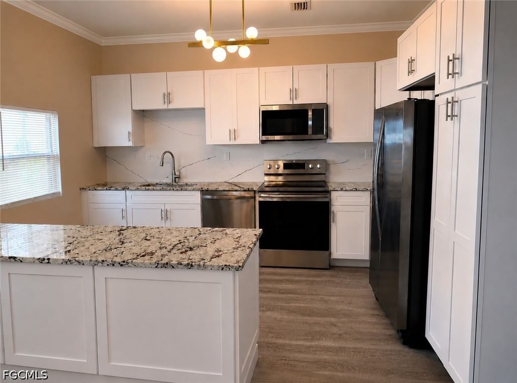 3516 E Riverside Drive, Fort Myers, FL 33916 photo 4