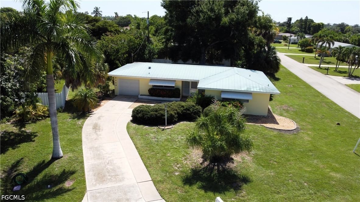 5249 Sunnybrook Court, Cape Coral, FL 33904 photo 2