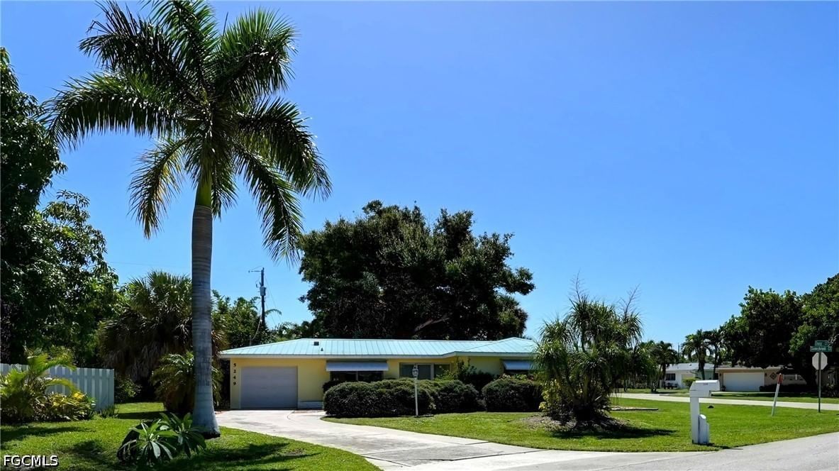 5249 Sunnybrook Court, Cape Coral, FL 33904 photo 3