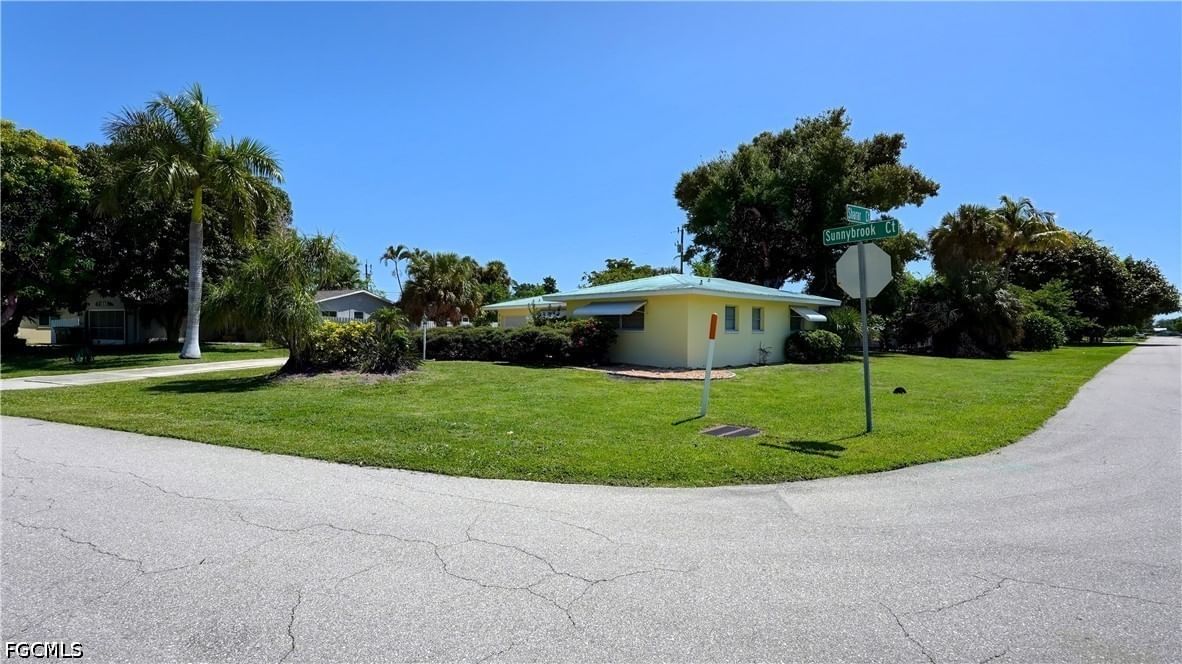 5249 Sunnybrook Court, Cape Coral, FL 33904 photo 4
