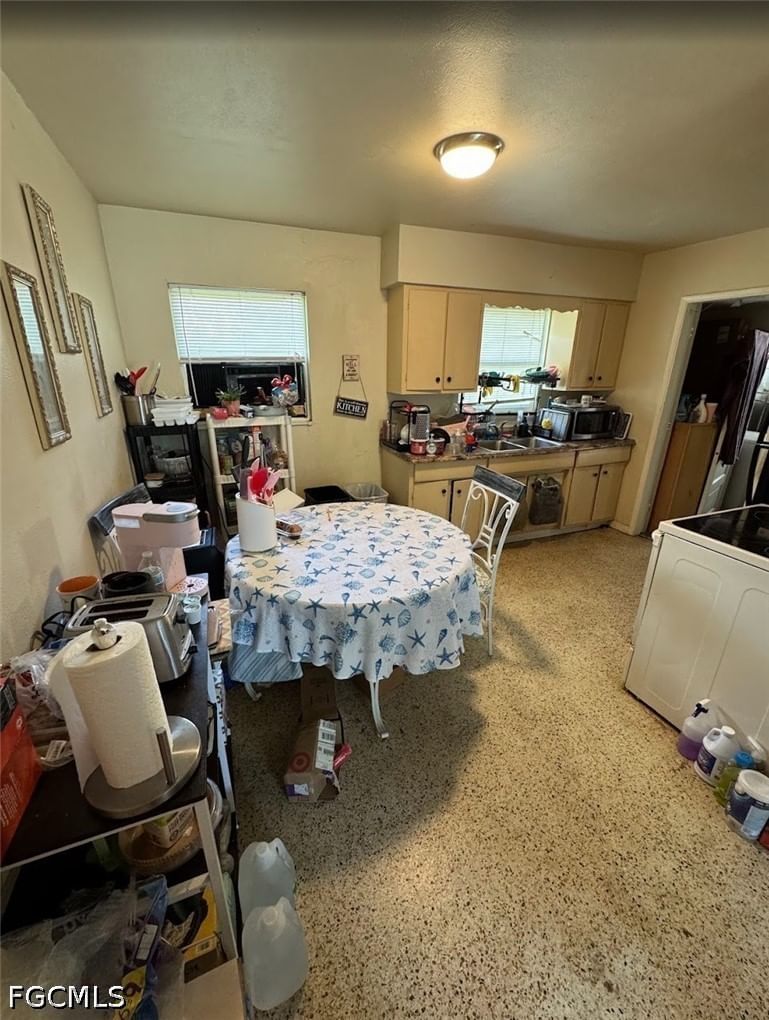 105 William Street, Fort Myers, FL 33916 photo 3