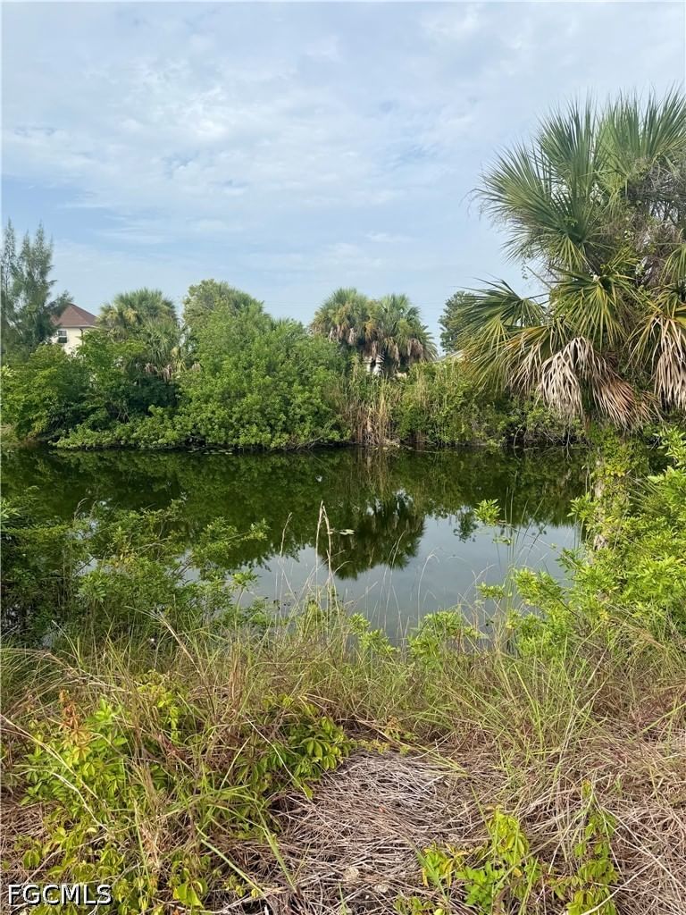 2220 NE 19th Place, Cape Coral, FL 33909 photo 3