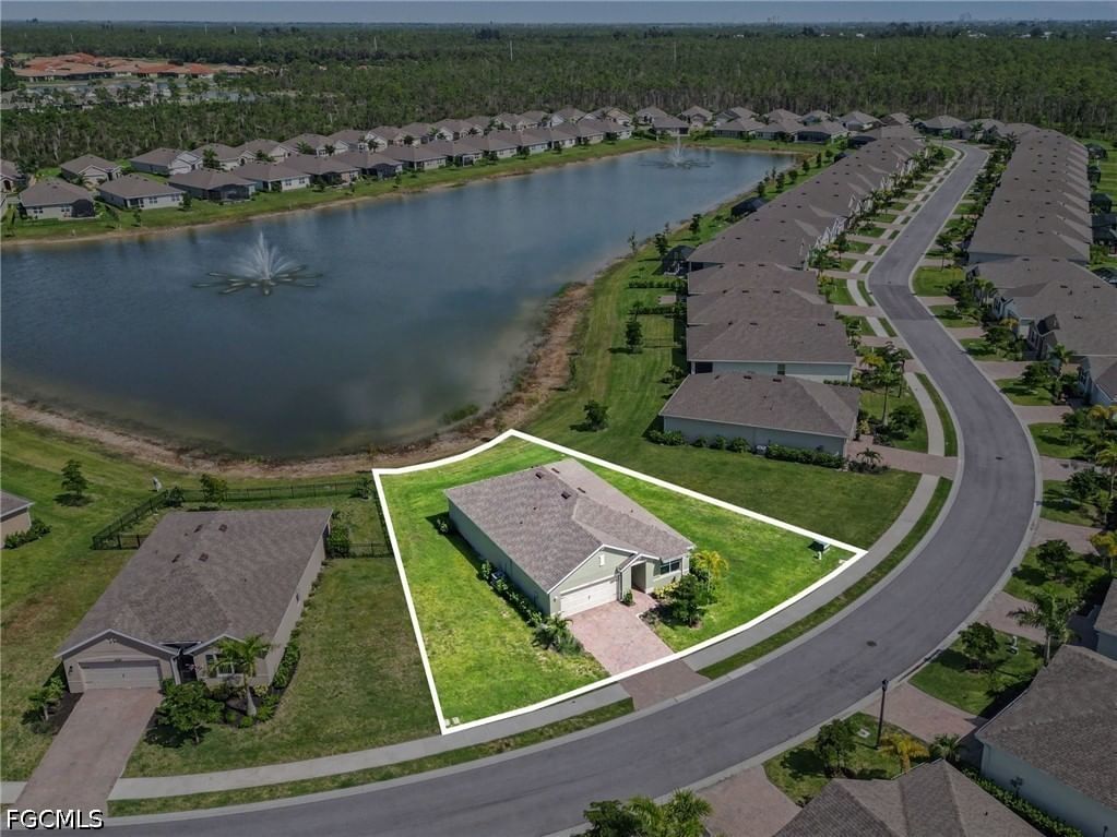 20313 Camino Torcido Loop, North Fort Myers, FL 33917 photo 2