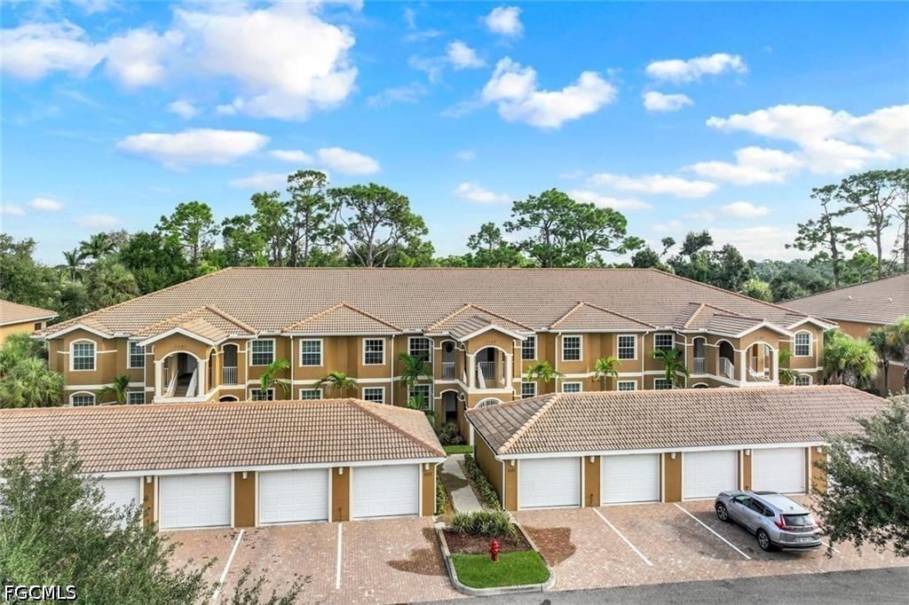 1137 Winding Pines Circle #205, Cape Coral, FL 33909 photo 2