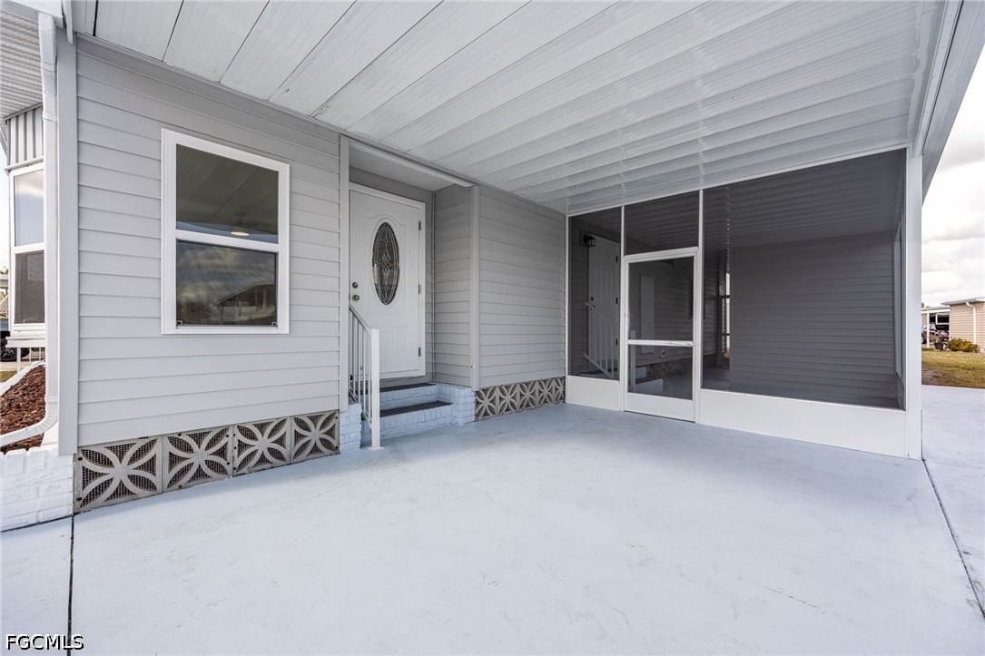 479 Nicklaus Boulevard, North Fort Myers, FL 33903 photo 2