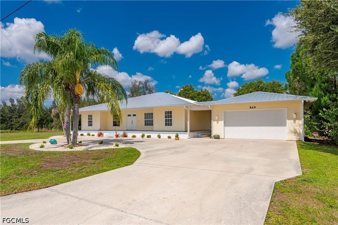 569 Rio Vista Avenue, Punta Gorda, FL 33982 photo 5