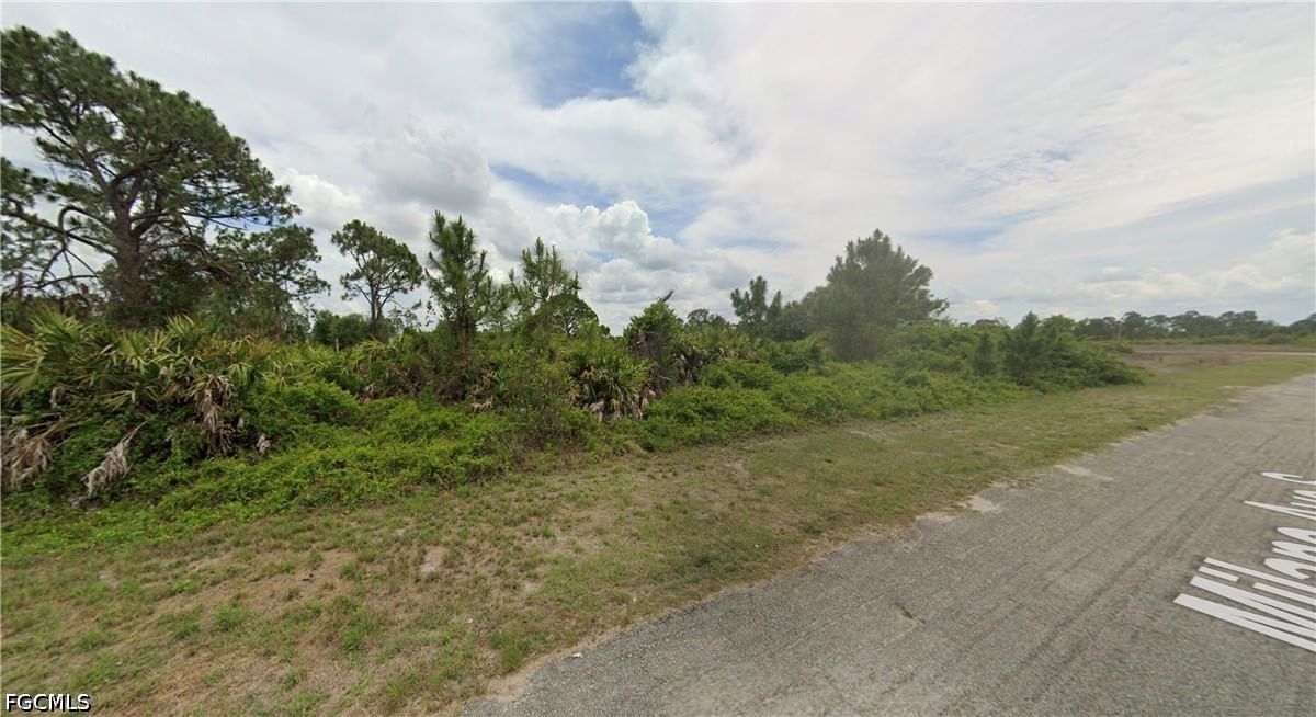 763 Milano Avenue S, Lehigh Acres, FL 33974 photo 2