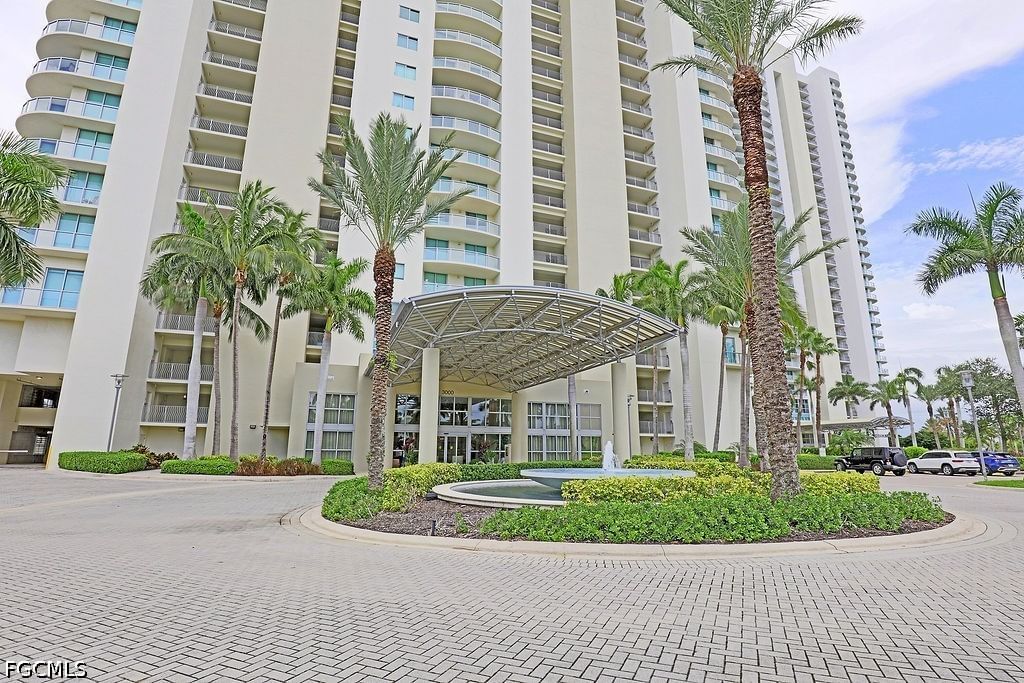 3000 Oasis Grand Boulevard #505, Fort Myers, FL 33916 photo 2