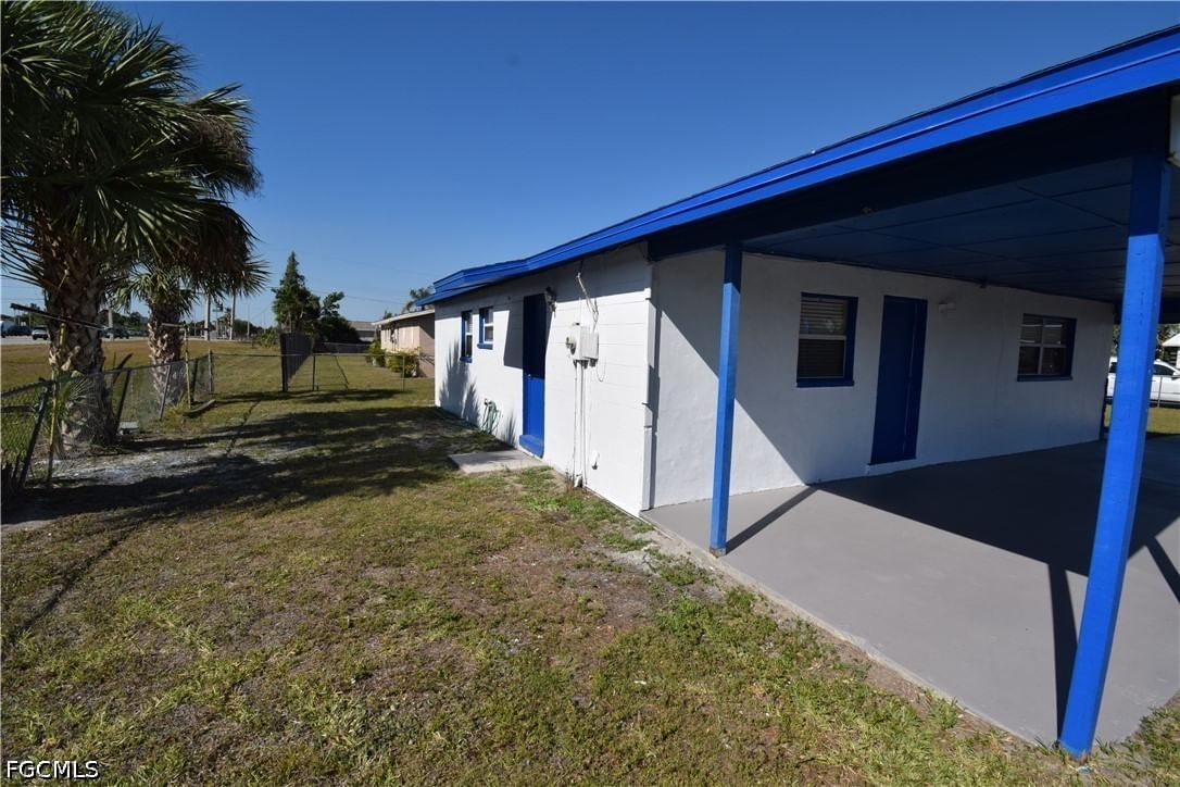 7 W Clermont Court, Fort Myers, FL 33916 photo 2