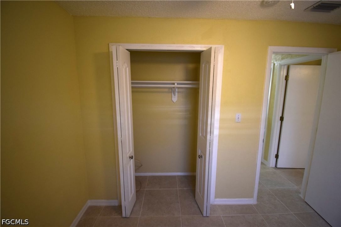 7 W Clermont Court, Fort Myers, FL 33916 photo 3
