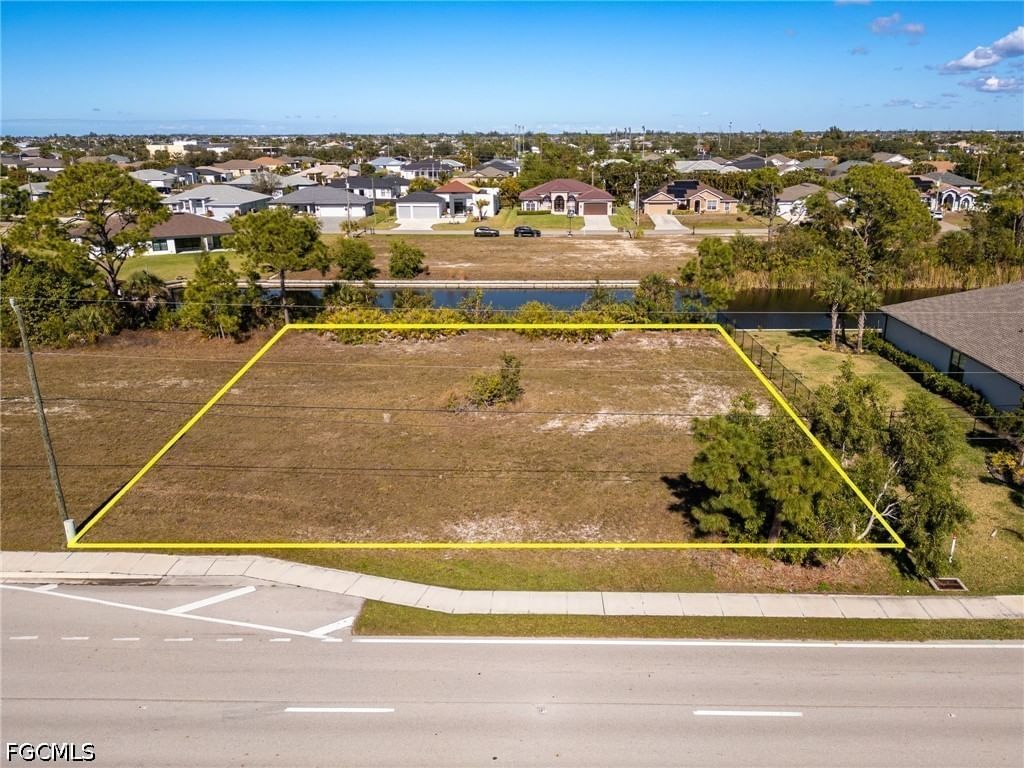 2719 Ceitus Parkway, Cape Coral, FL 33991 photo 2