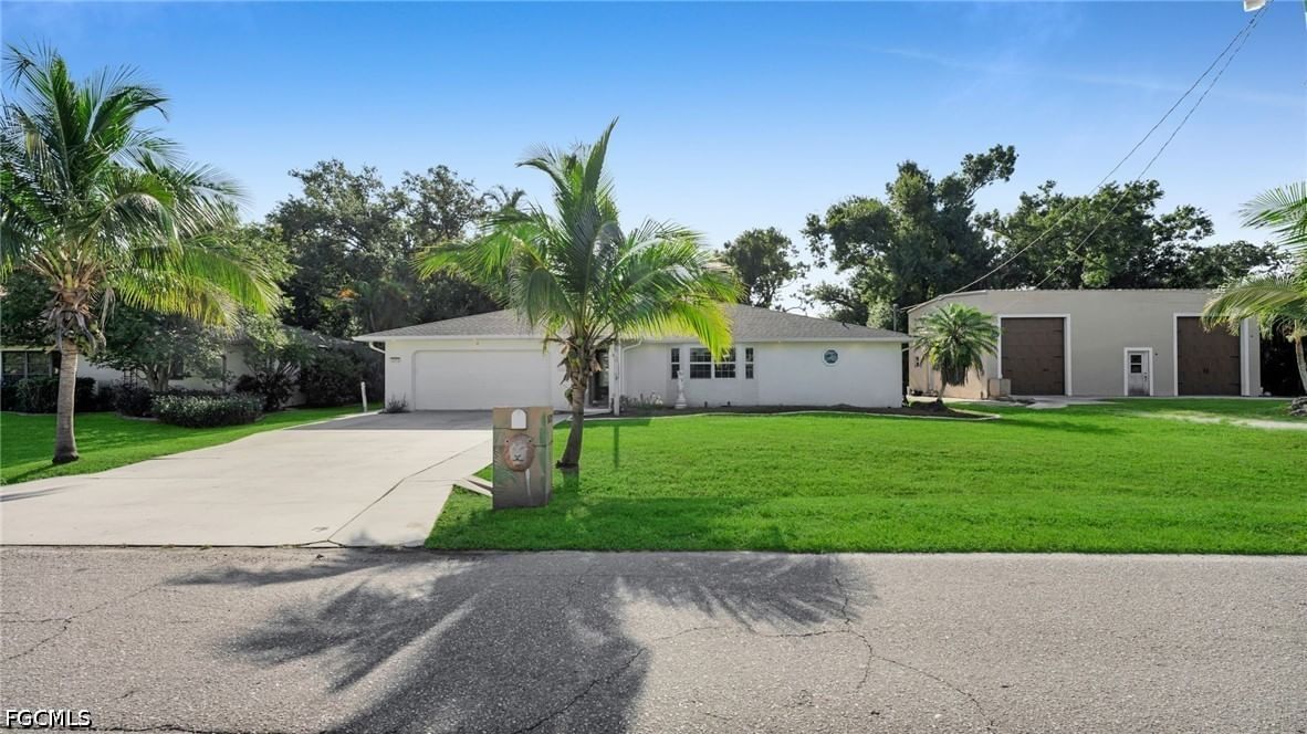 1672 Many Road, North Fort Myers, FL 33903 photo 2