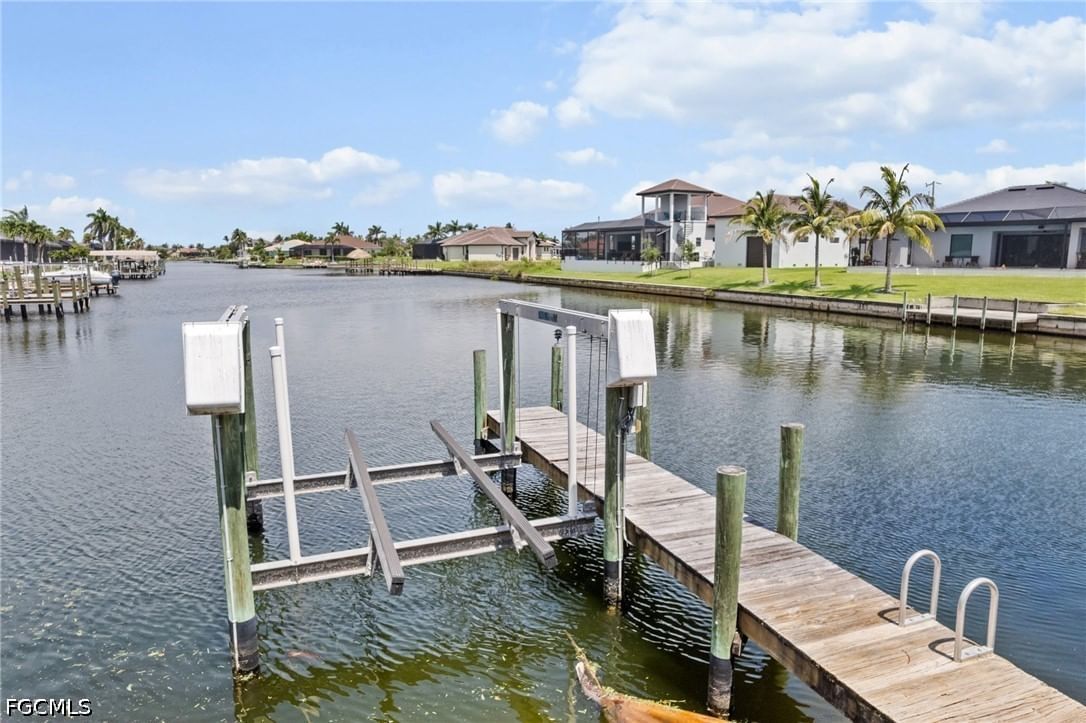 4007 Surfside Boulevard, Cape Coral, FL 33914 photo 3