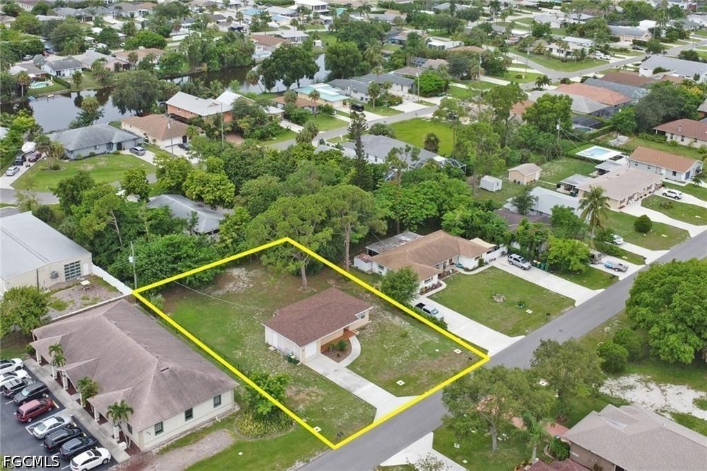 870 109th Avenue N, Naples, FL 34108 photo 2