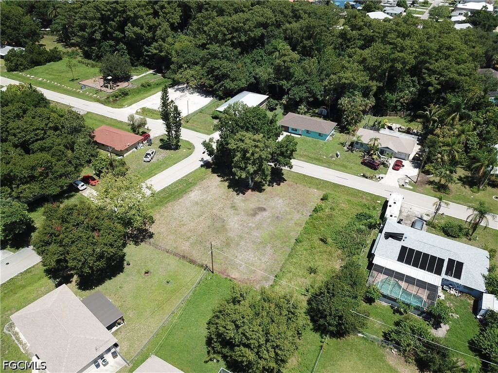 13201 5th Street, Fort Myers, FL 33905 photo 2