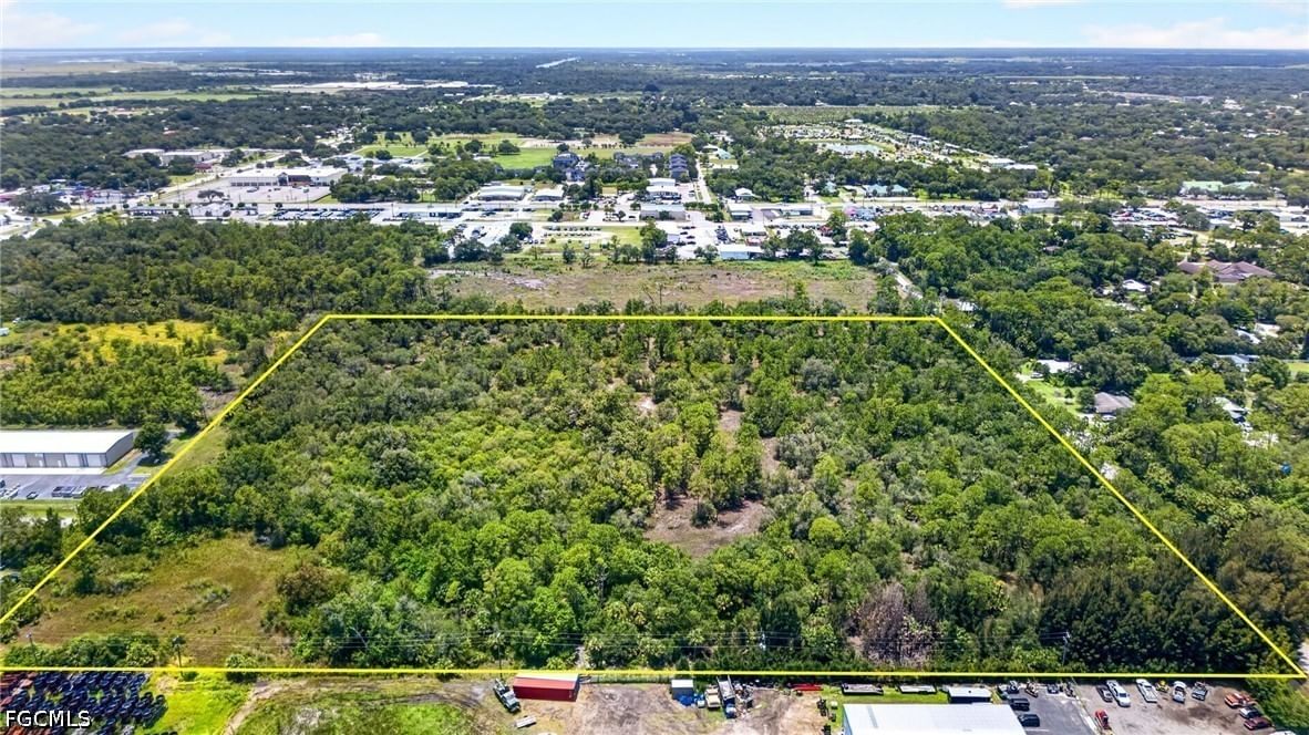 E Lincoln Avenue, Labelle, FL 33935 photo 3