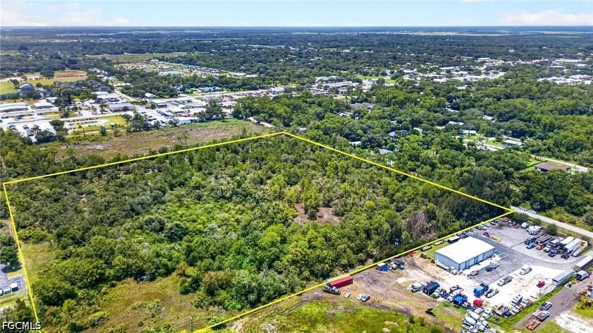 E Lincoln Avenue, Labelle, FL 33935 photo 5