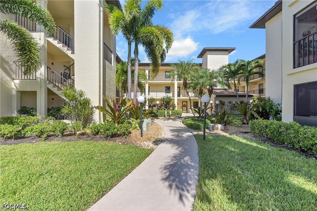 8474 Charter Club Circle #13, Fort Myers, FL 33919 photo 4