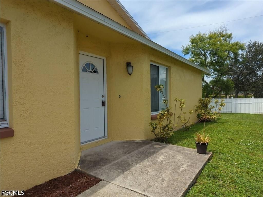 1503-1505 SW 48th Terrace, Cape Coral, FL 33914 photo 2